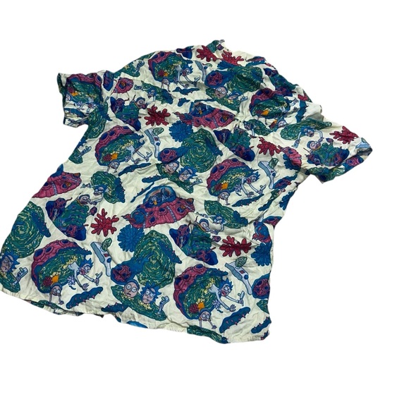 H&M Rick & Morty Graphic Button Down Slim fit short sleeve shirt L 100% viscose - Picture 4 of 6